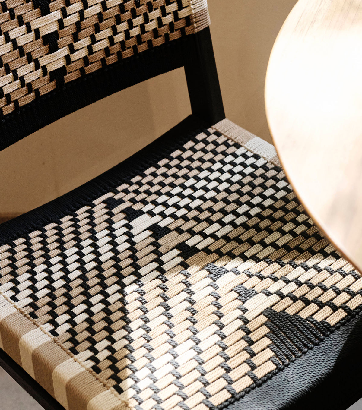 Charcoal Teak / Salpimienta Pattern