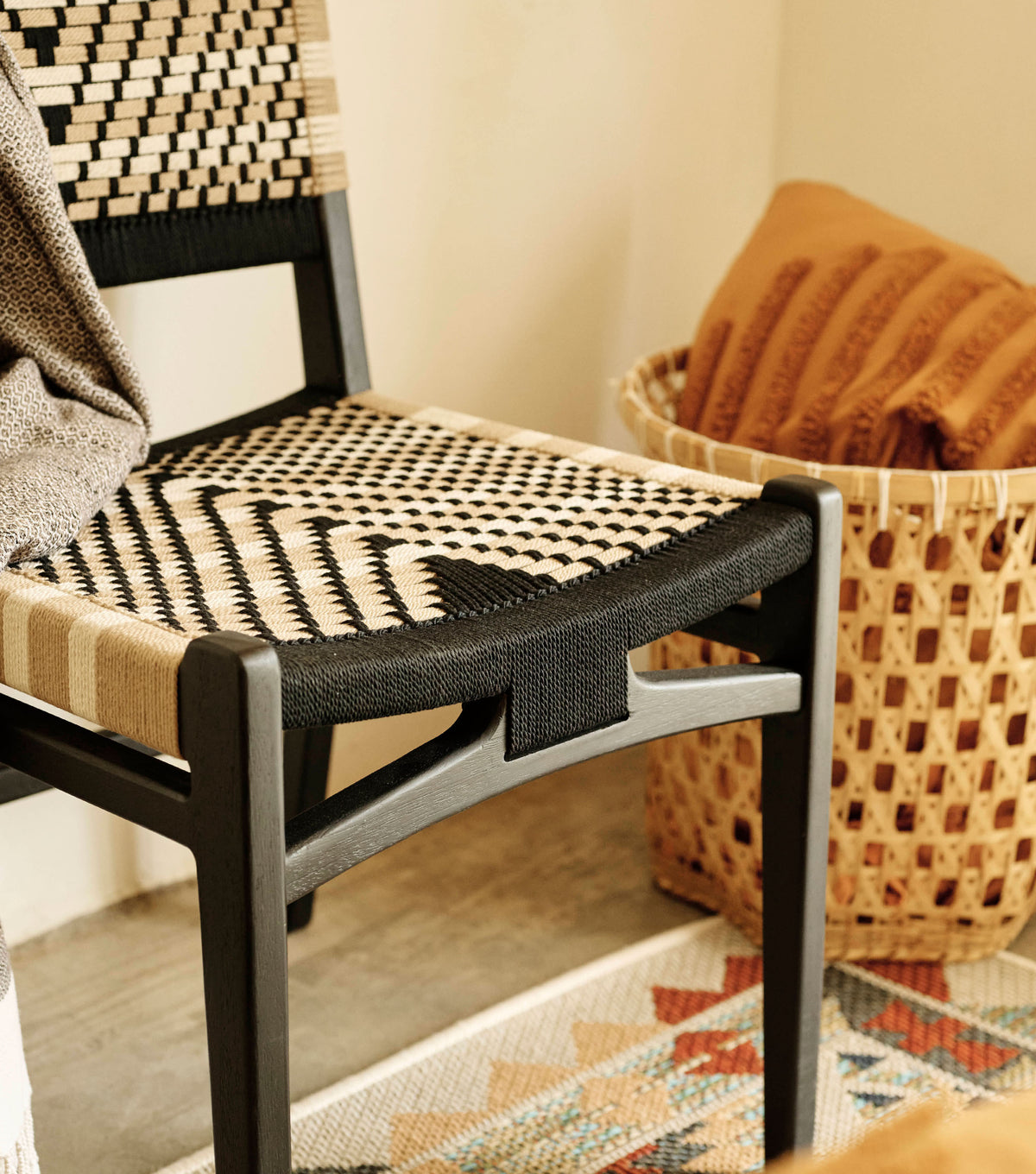 Charcoal Teak / Salpimienta Pattern