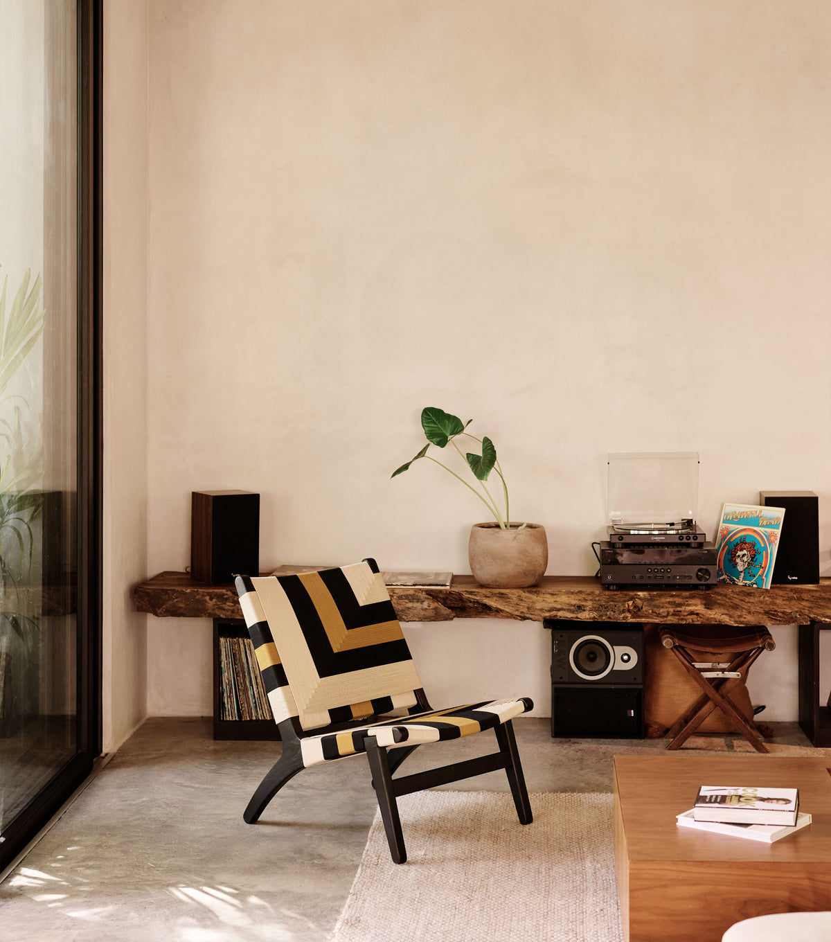 Charcoal Teak / Queen Bee Pattern